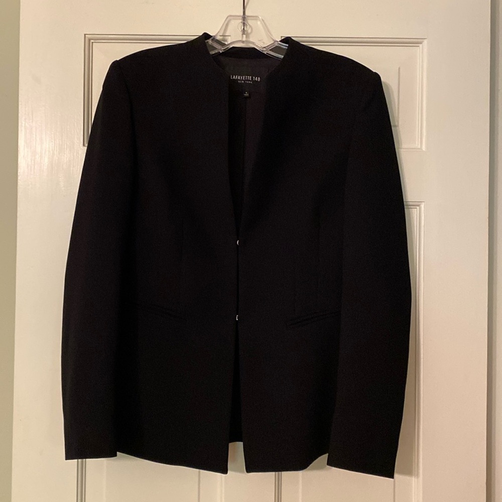 Lafayette 148 black semi-formal collar-less jacket. Size 4.